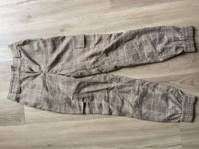 Pantalón cuadros Stradivarius