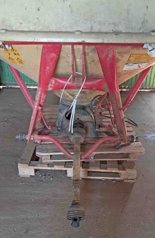 Abonadora Hidráulica 1.100 Kg