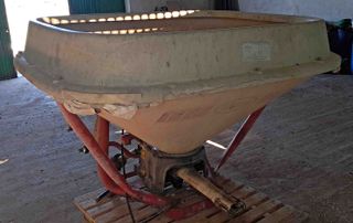 Abonadora Hidráulica 1.100 Kg