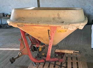 Abonadora Hidráulica 1.100 Kg