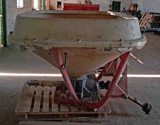 Abonadora Hidráulica 1.100 Kg