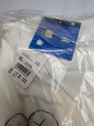 5 Camisetas KAWS x Uniqlo