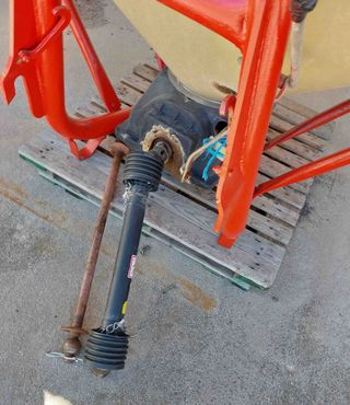 Abonadora Aguirre 1000 Kgs