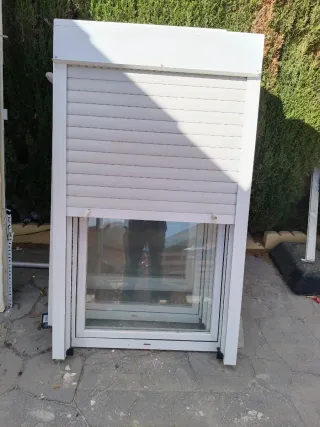 Ventanas de aluminio blancas