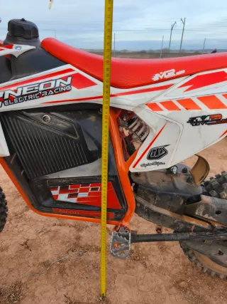 Moto Eléctrica Infantil Neon 1500W