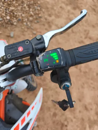 Moto Eléctrica Infantil Neon 1500W