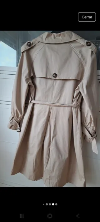 Gabardina beige con cinturón