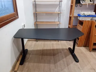 Mesa de oficina negra dispongo de 2 iguales Ikea