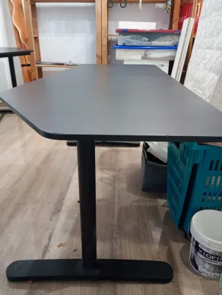 Mesa de oficina negra dispongo de 2 iguales Ikea