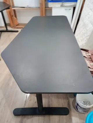 Mesa de oficina negra dispongo de 2 iguales Ikea