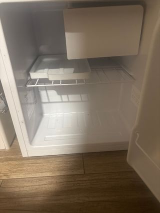 Frigorifero OK. OFK 061 F W con congelatore