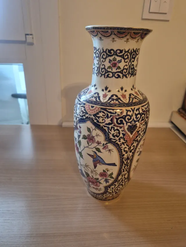 Jarrón de porcelana