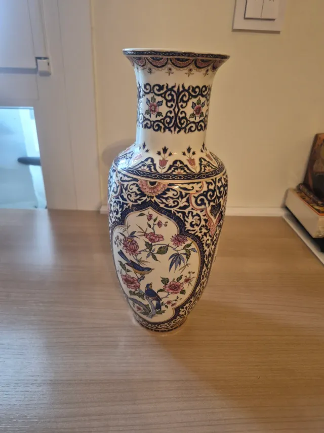 Jarrón de porcelana