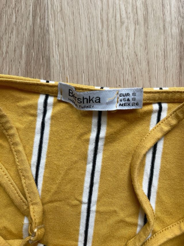 Mono Bershka rayas amarillo