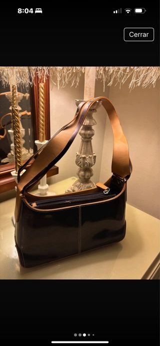 Bolso Baguette  Burdeos y camel.