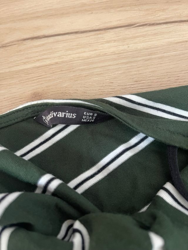 Mono verde de rayas Stradivarius