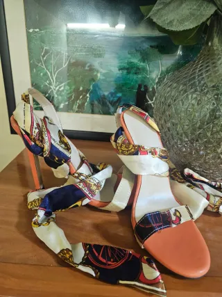 Sandalias de tiras multicolor y naranja