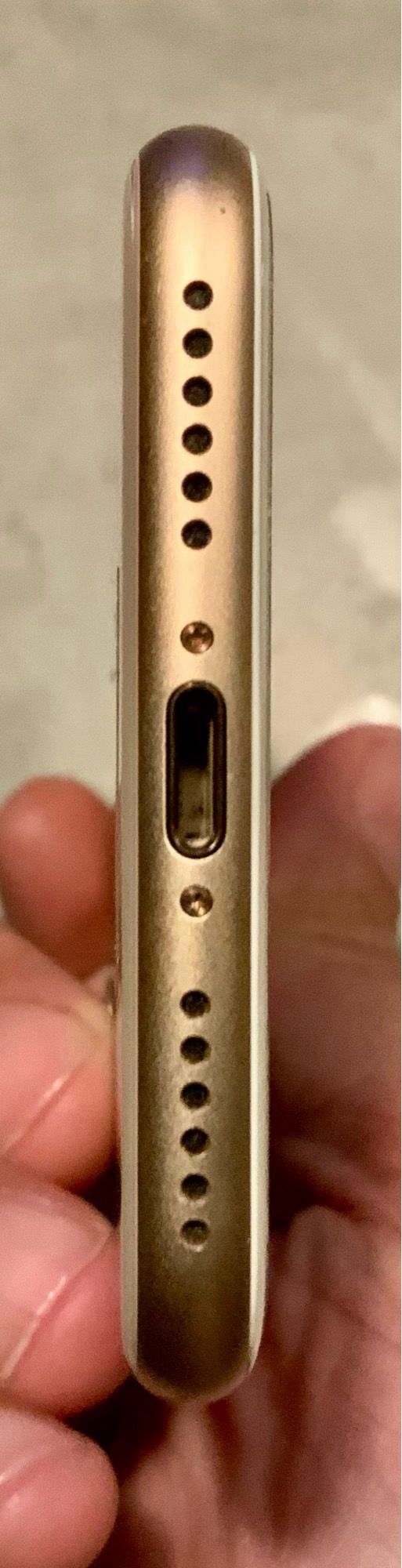 iPhone 8 64GB Dourado