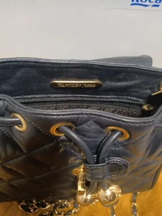 Mochila de piel negra sin estrenar