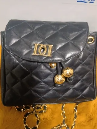 Mochila de piel negra sin estrenar