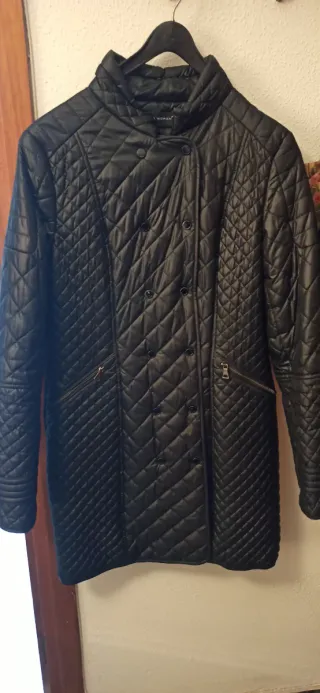 Chubasquero mujer negro acolchado