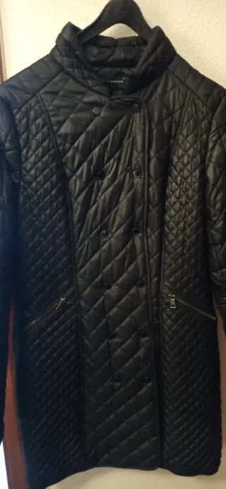 Chubasquero mujer negro acolchado