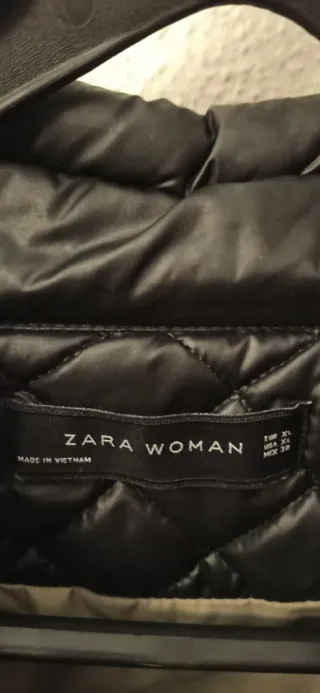 Chubasquero mujer negro acolchado