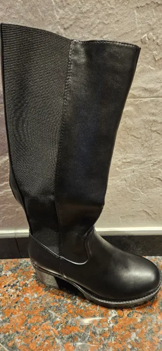 Stivali neri eleganti