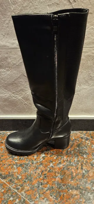 Stivali neri eleganti