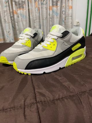 Nike Air Max 90 Gris y Amarillo