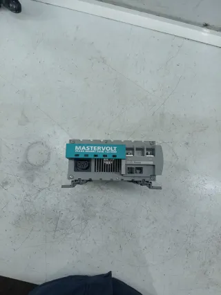 Inversor 220V a 12V para Camper