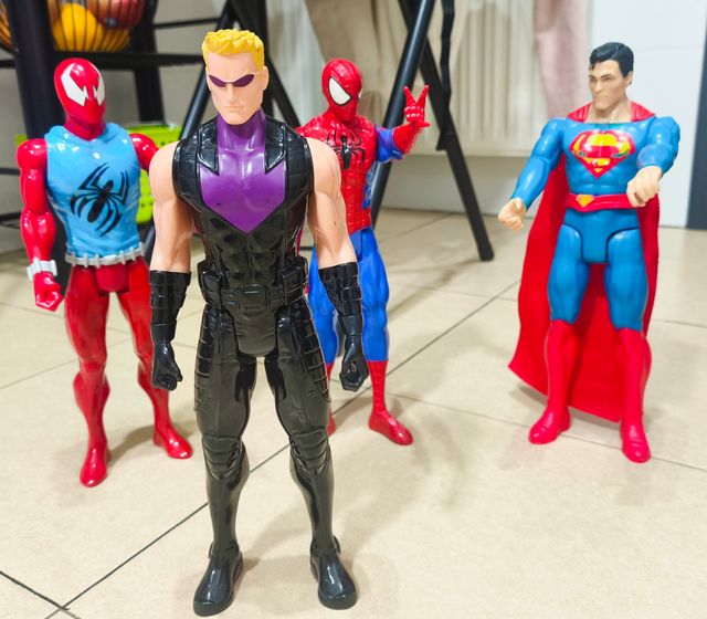 Figuras Acción Marvel: Spiderman, Superman, Hawkey