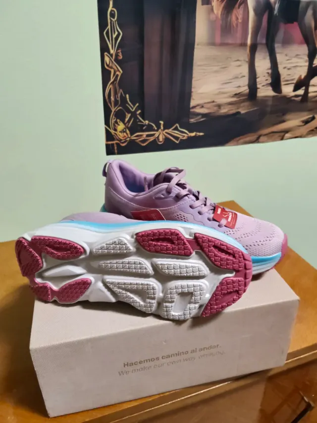 Zapatillas Paredes Moradas y Rosas Talla 38