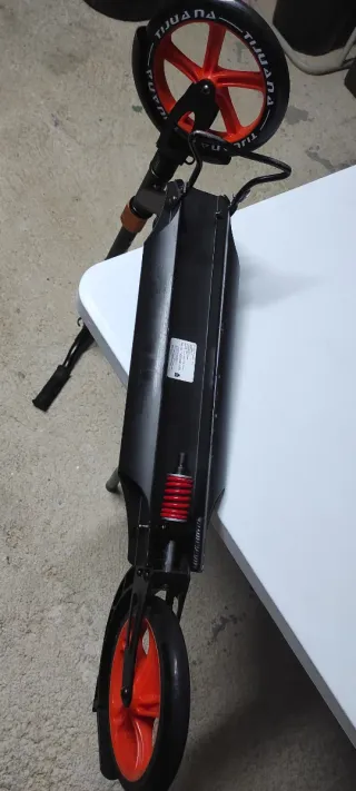 Patinete 2 Ruedas Negro y Naranja