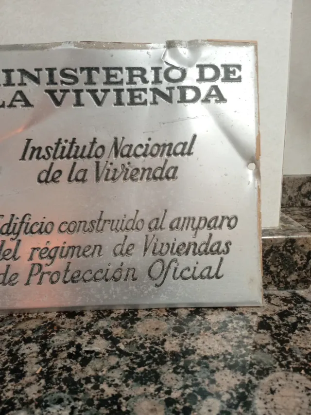 Placa Ministerio Vivienda Falangista