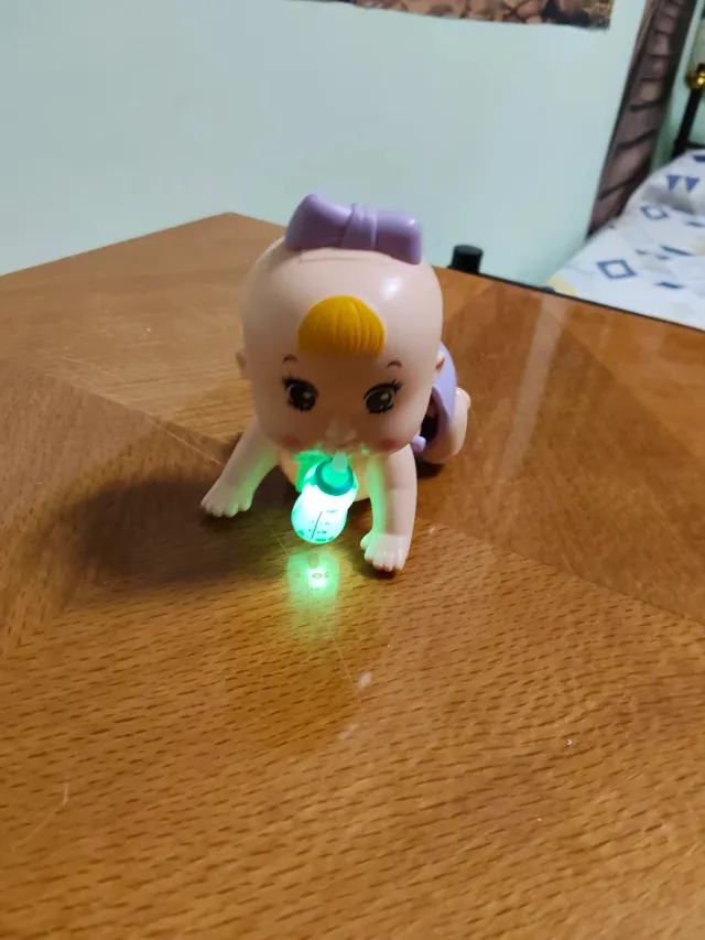 Juguete bebé gateando con luz y movimiento
