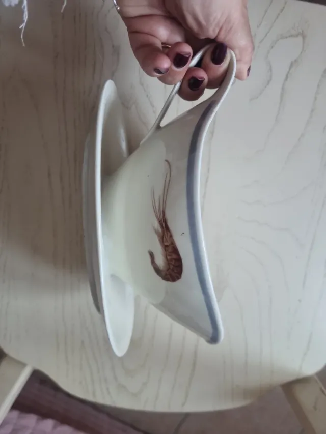 Salsiera in porcellana con decoro