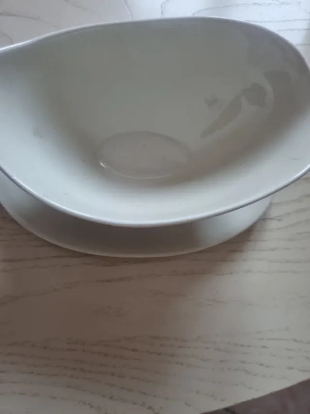 Salsiera in porcellana con decoro