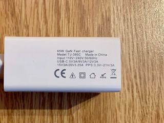 Cargador GaN USB-C 65W ultracompacto y cable 100W