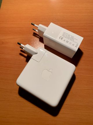 Cargador GaN USB-C 65W ultracompacto y cable 100W