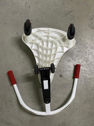 Patinete infantil Jellbug con diseño de mariquita.