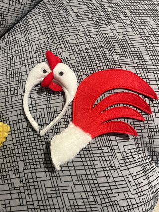 Complemento disfraz gallo diadema y cola