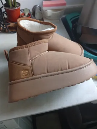 Botines pelo marrón talla 40/41