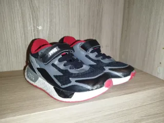 Scarpe da ginnastica Primigi, numero 26.