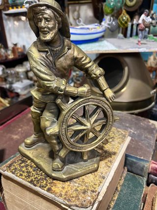 Figura marinero timón