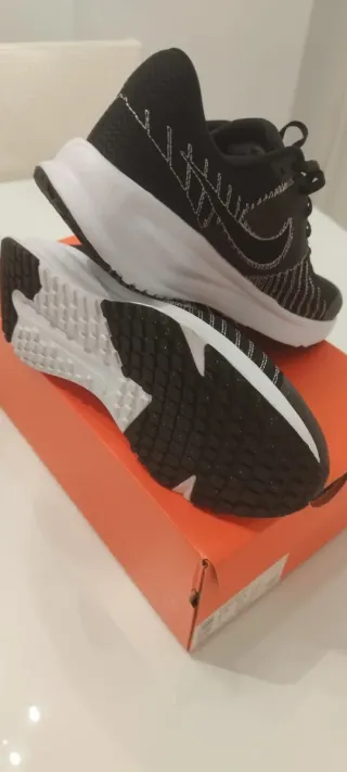 Tenis Nike Negro y Blanco