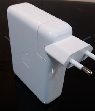 Cargador Apple 140W Carga Rápida Original