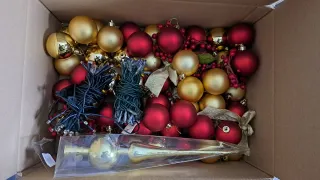 Albero di Natale con decorazioni