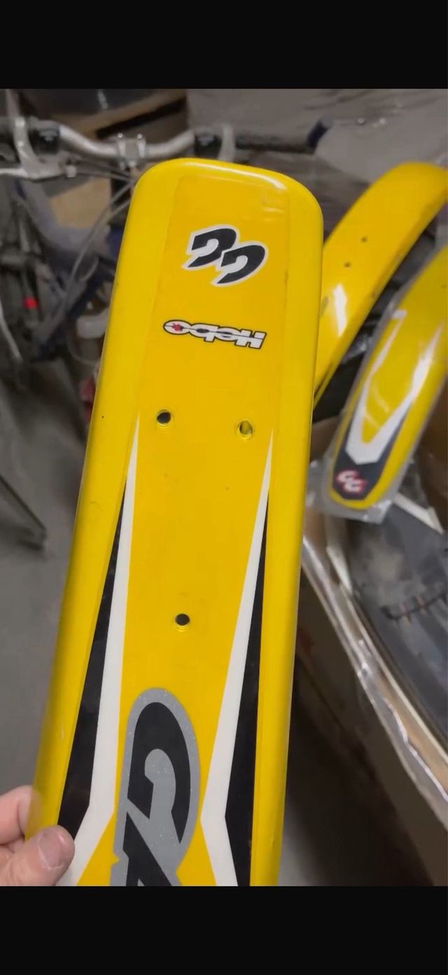 Guardabarros Gas Gas Amarillo