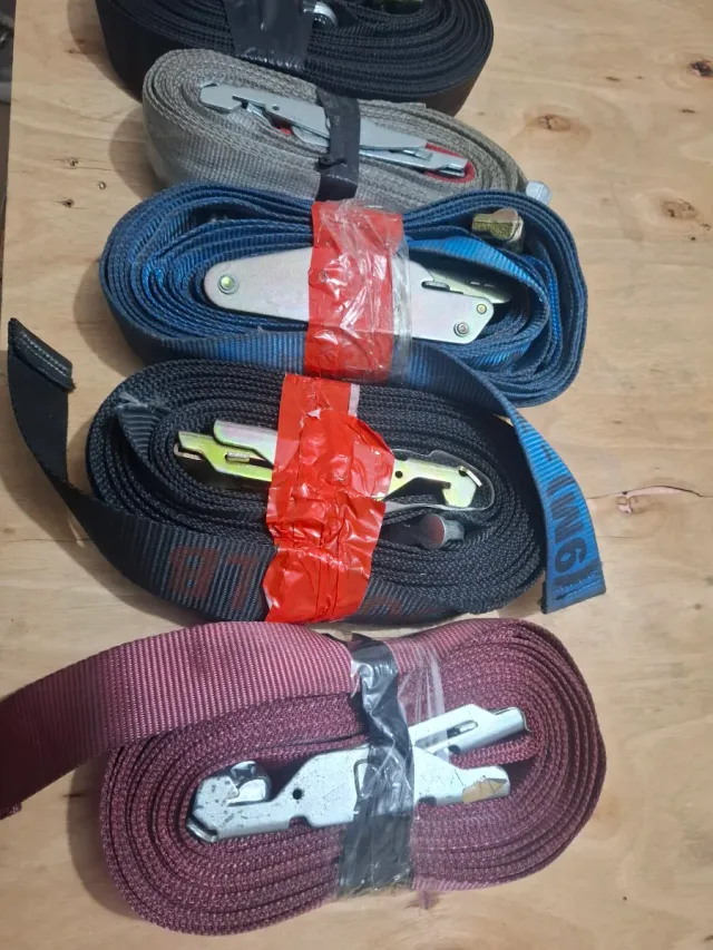 Slinghe di fissaggio (lotto 4)